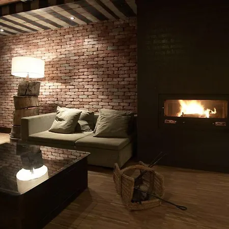 Santa Cristina Petit מלון 3*