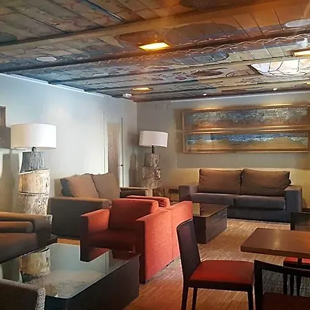 Santa Cristina Petit מלון 3*