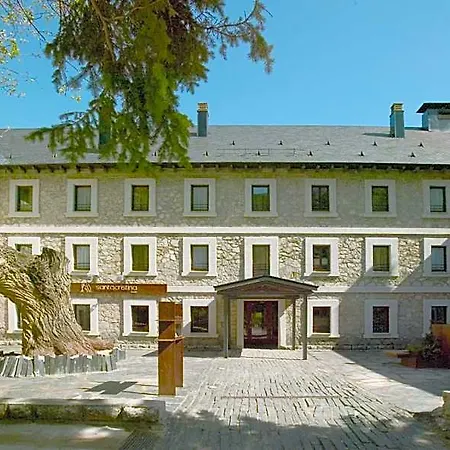 Santa Cristina Petit מלון 3*