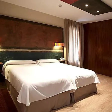 Santa Cristina Petit מלון 3*